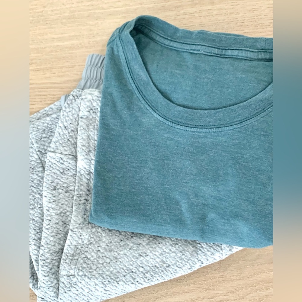Lululemon Men’s Blue T-Shirt